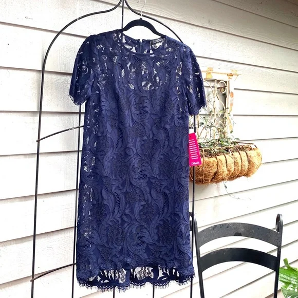 Tahari Arthur s Levine lace dress size 4 NWT Tahari Arthur s Levine lace dress size 4 NWT